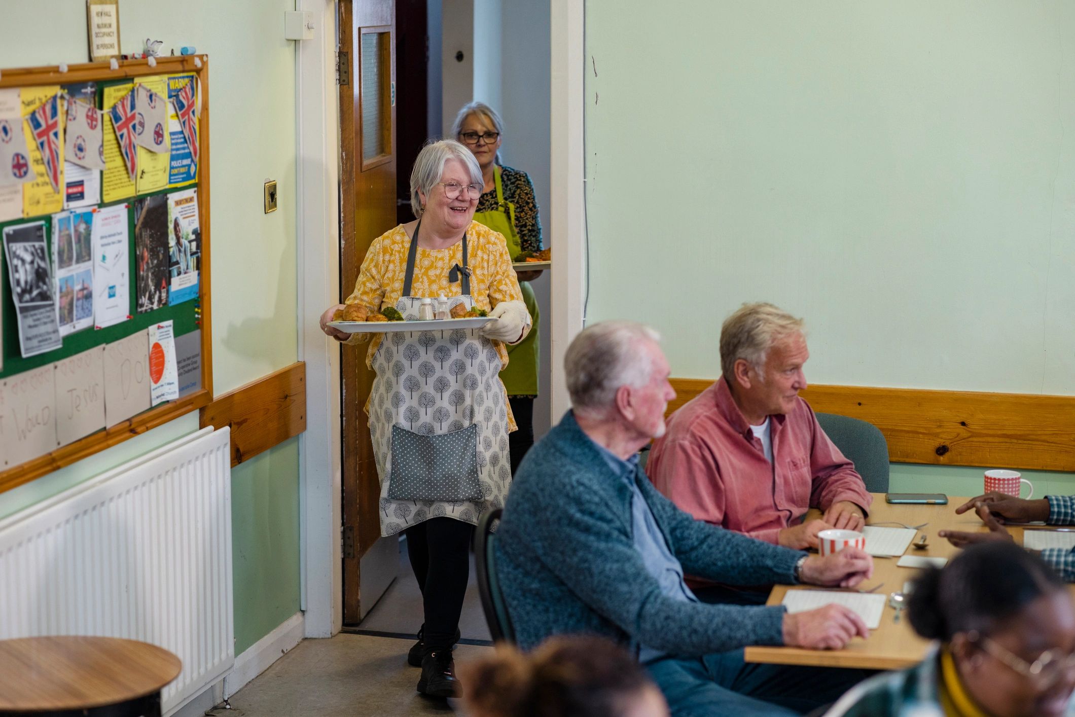 Supportive community meal in a welcoming environment